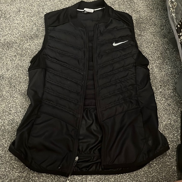 Nike Jackets & Blazers - nike vest